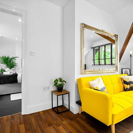 Stylish Apartment - Parking - Outdoor Terrace - Wolverhampton - Netlix - Wifi - 9Bpc Zewnętrze zdjęcie