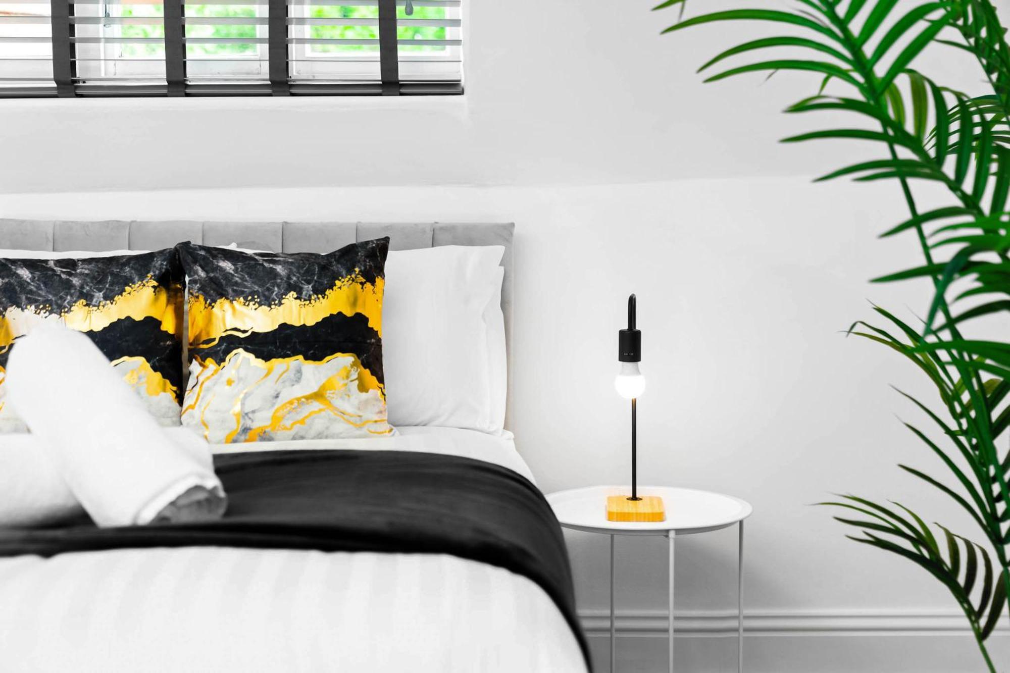 Stylish Apartment - Parking - Outdoor Terrace - Wolverhampton - Netlix - Wifi - 9Bpc Zewnętrze zdjęcie