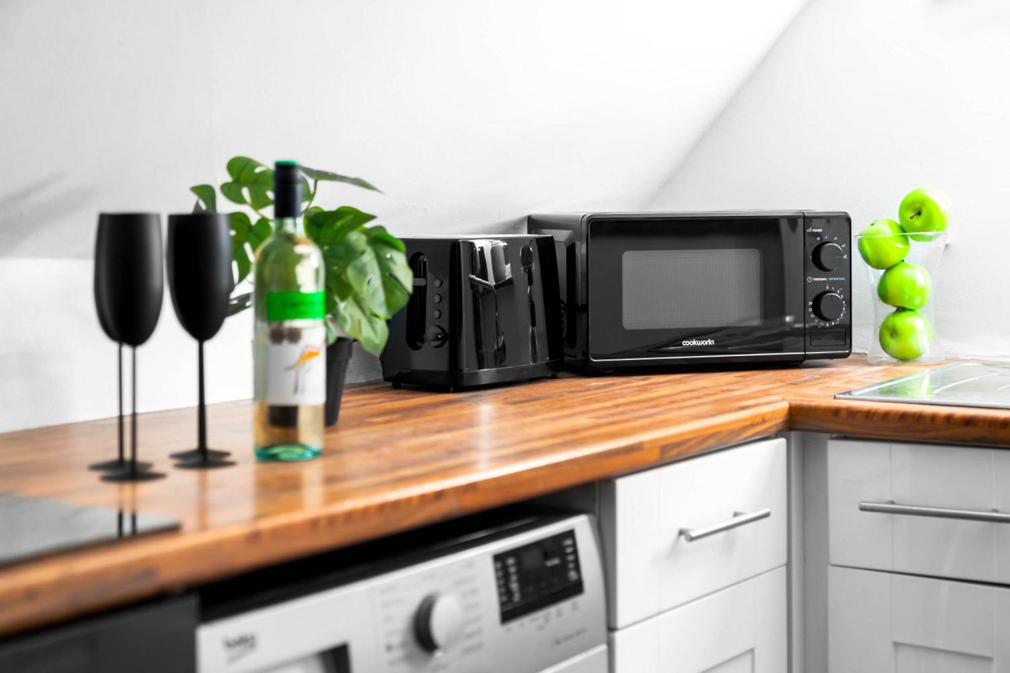 Stylish Apartment - Parking - Outdoor Terrace - Wolverhampton - Netlix - Wifi - 9Bpc Zewnętrze zdjęcie