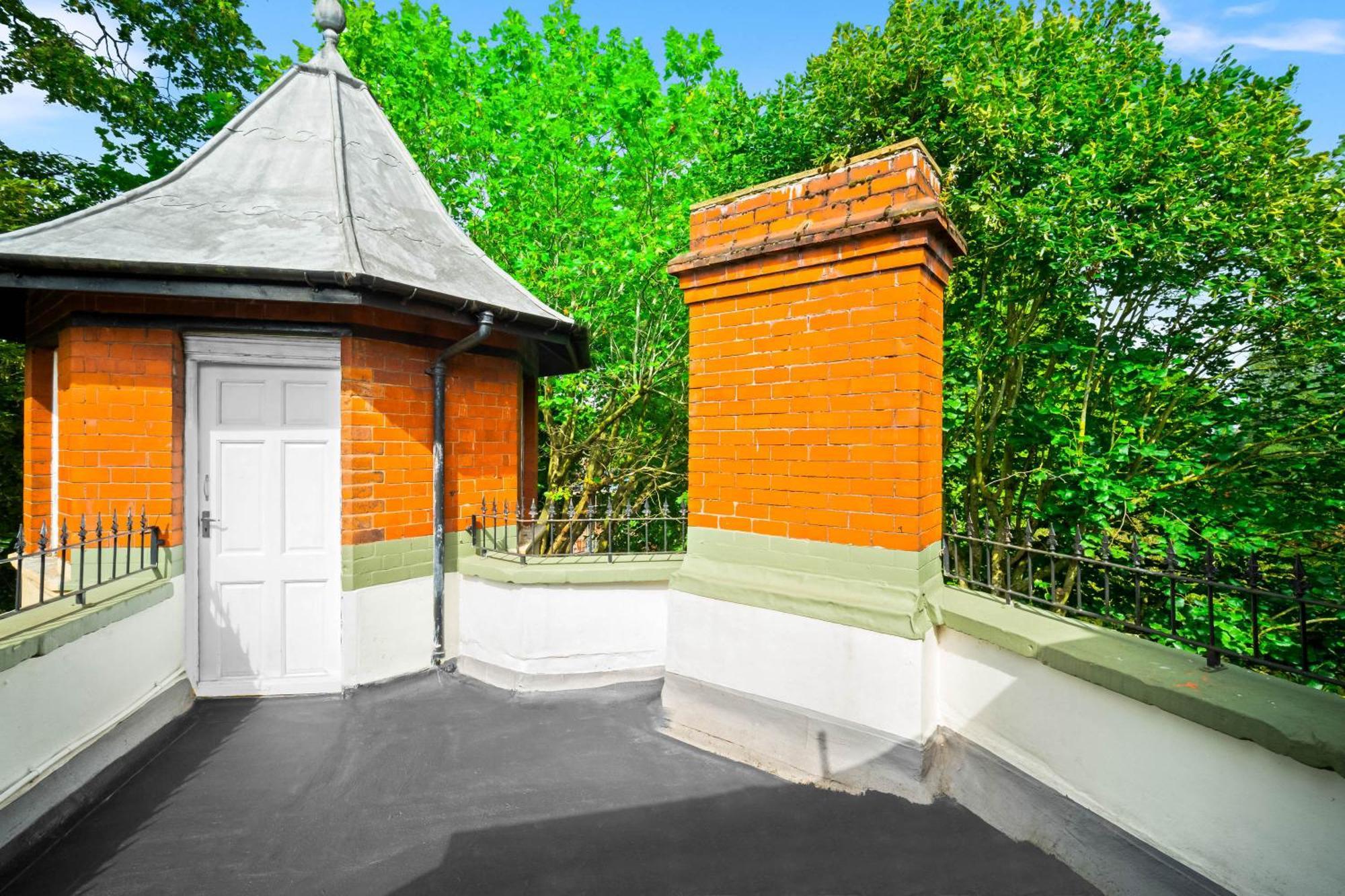 Stylish Apartment - Parking - Outdoor Terrace - Wolverhampton - Netlix - Wifi - 9Bpc Zewnętrze zdjęcie