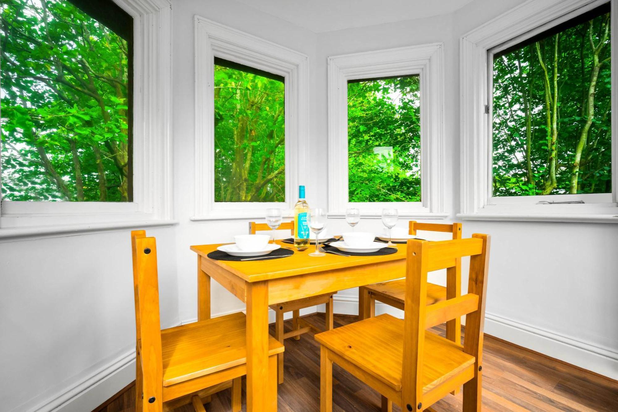 Stylish Apartment - Parking - Outdoor Terrace - Wolverhampton - Netlix - Wifi - 9Bpc Zewnętrze zdjęcie